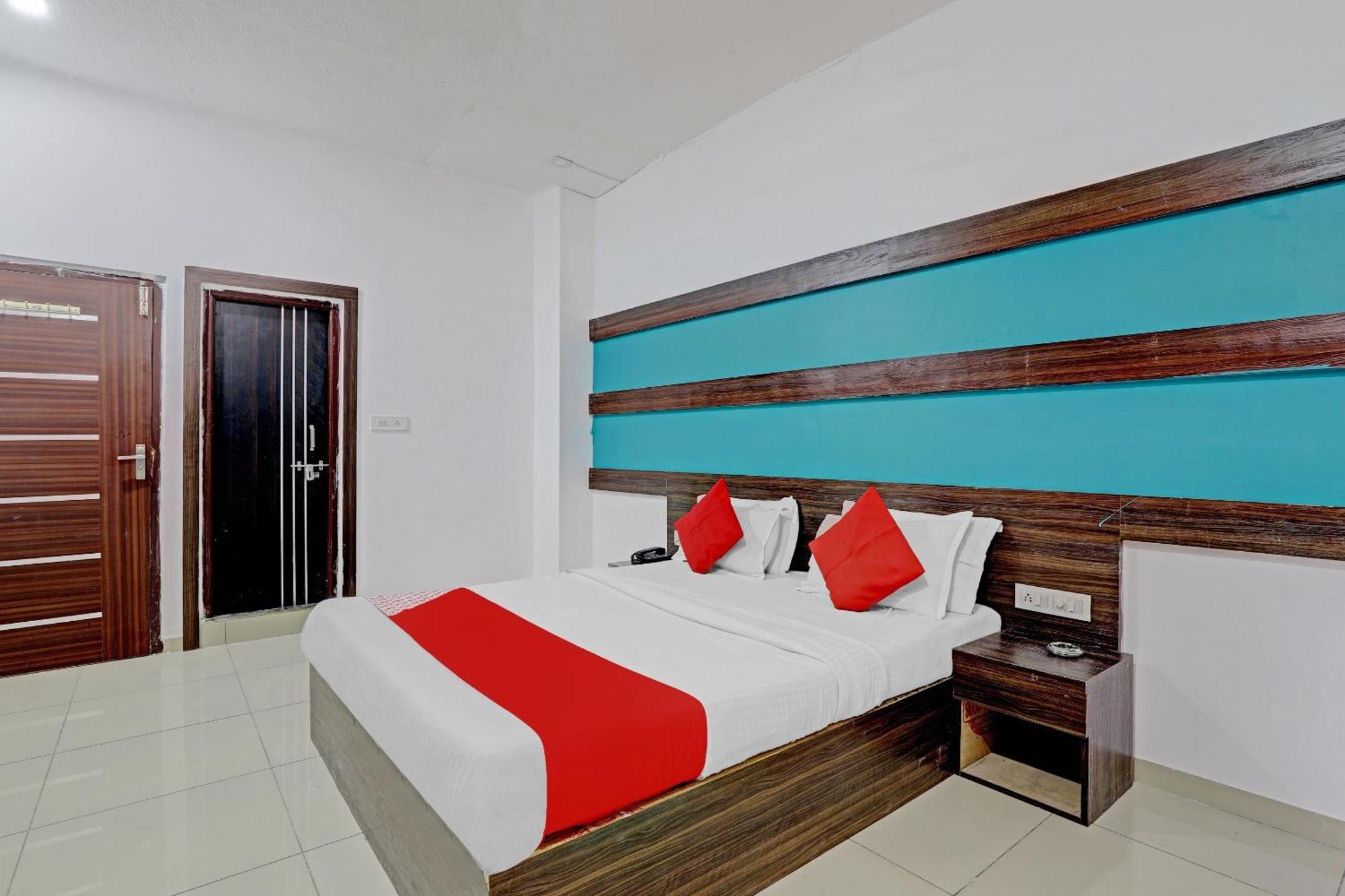 Oyo 11649 Hotel Mahima Gandhinagar Exterior photo
