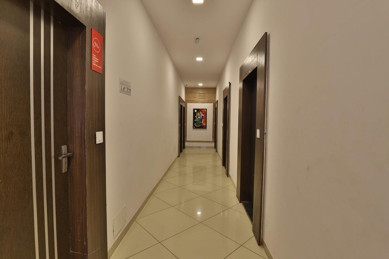 Oyo 11649 Hotel Mahima Gandhinagar Exterior photo