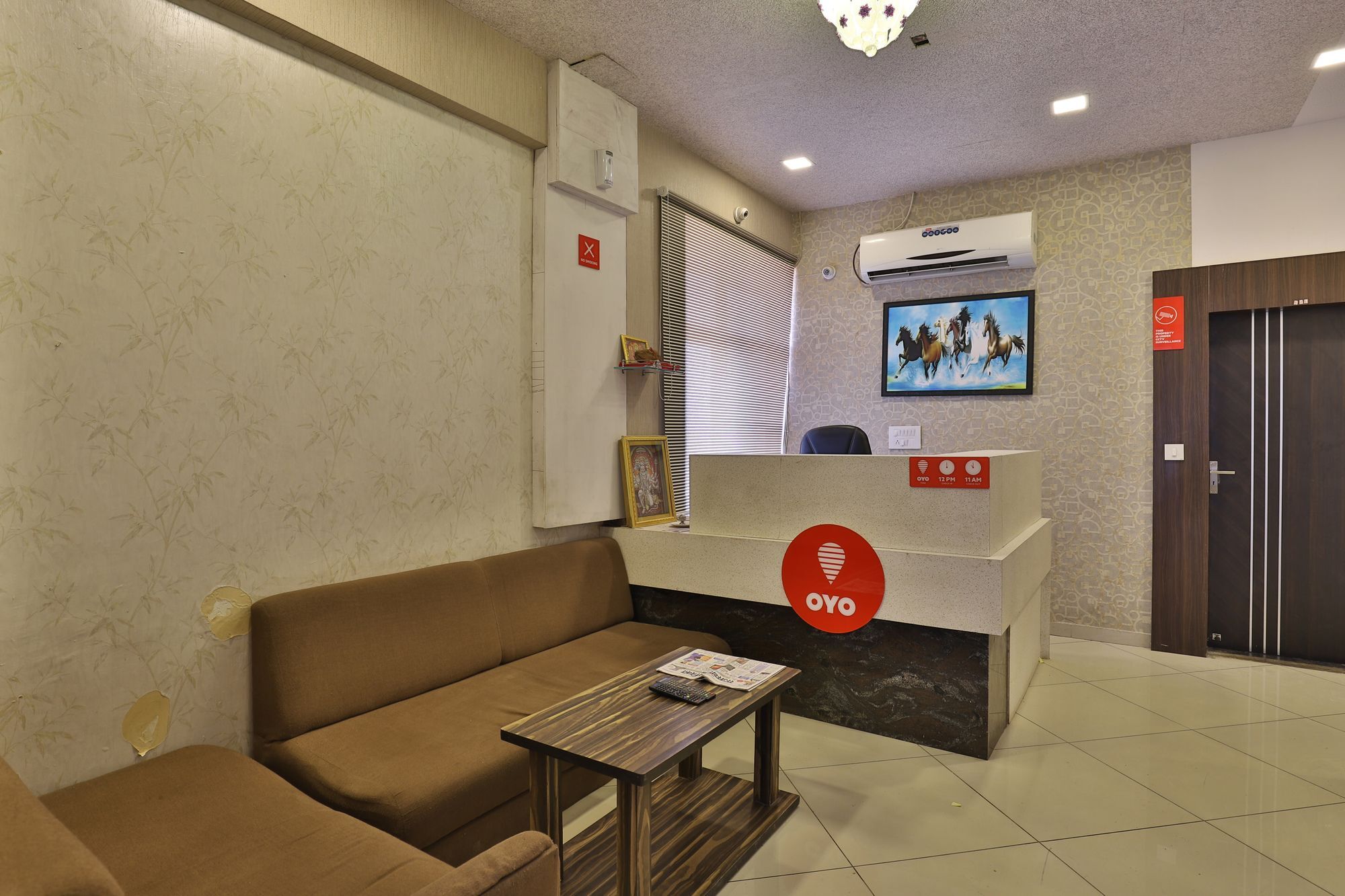 Oyo 11649 Hotel Mahima Gandhinagar Exterior photo