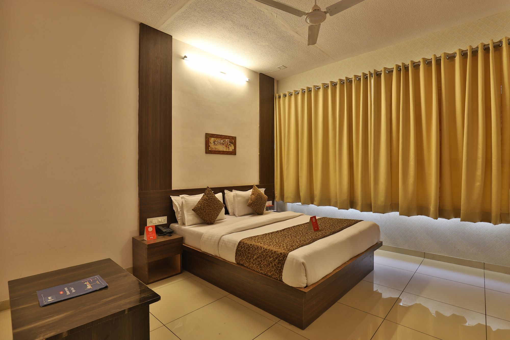 Oyo 11649 Hotel Mahima Gandhinagar Exterior photo